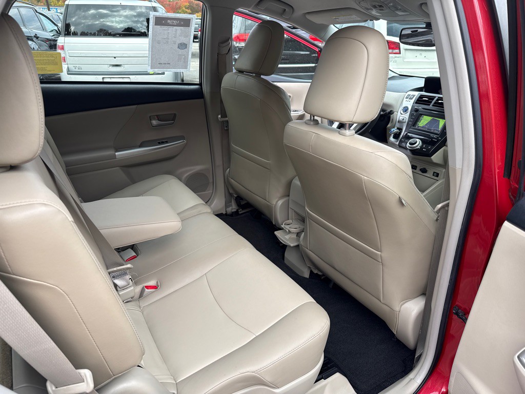 2012 Toyota Prius Image 24