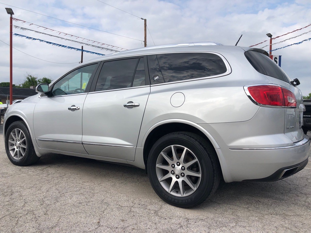 2016 Buick Enclave Image 2