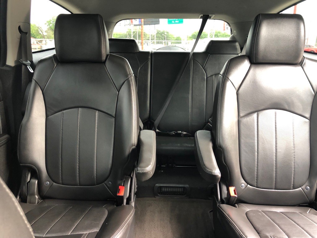 2016 Buick Enclave Image 28