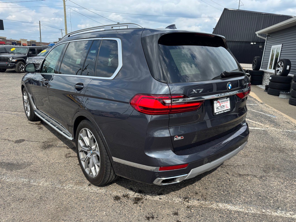 2020 BMW X7 Image 3