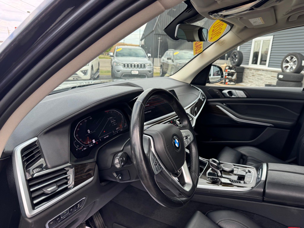 2020 BMW X7 Image 13