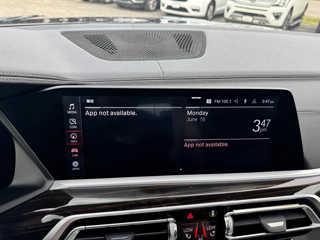 2020 BMW X7 Image 25