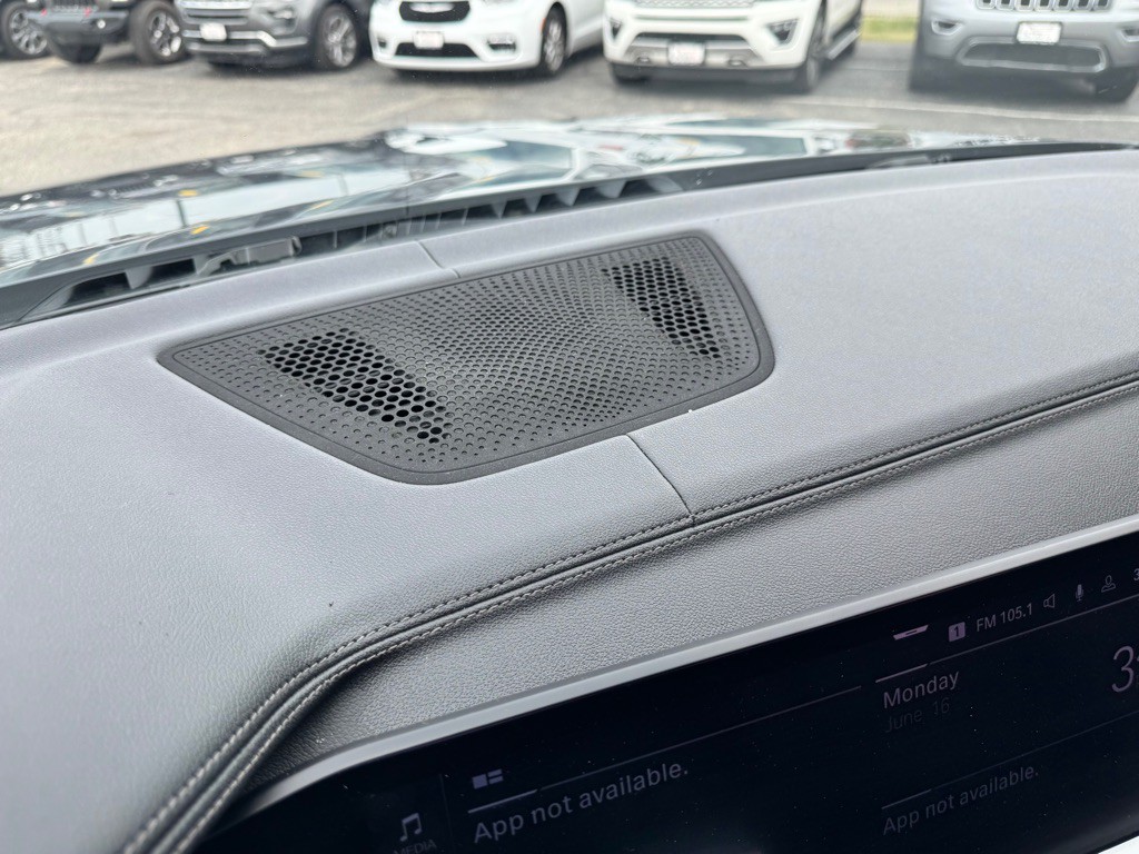 2020 BMW X7 Image 35