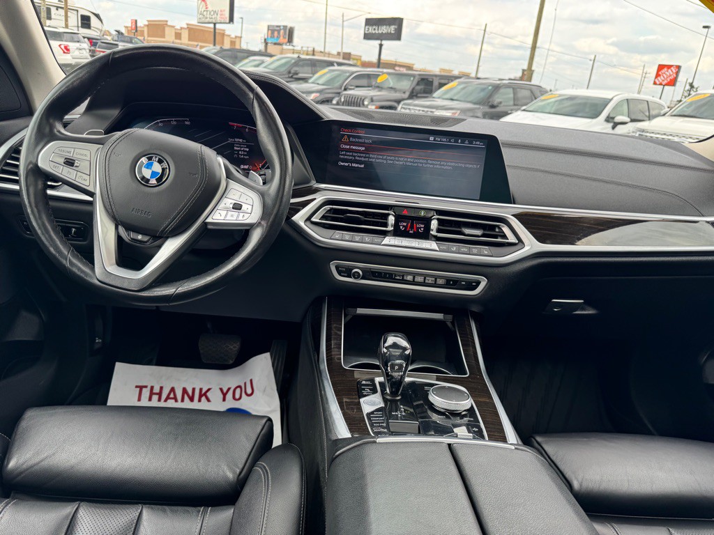 2020 BMW X7 Image 40