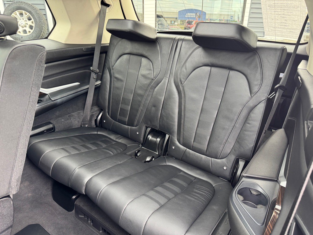2020 BMW X7 Image 41