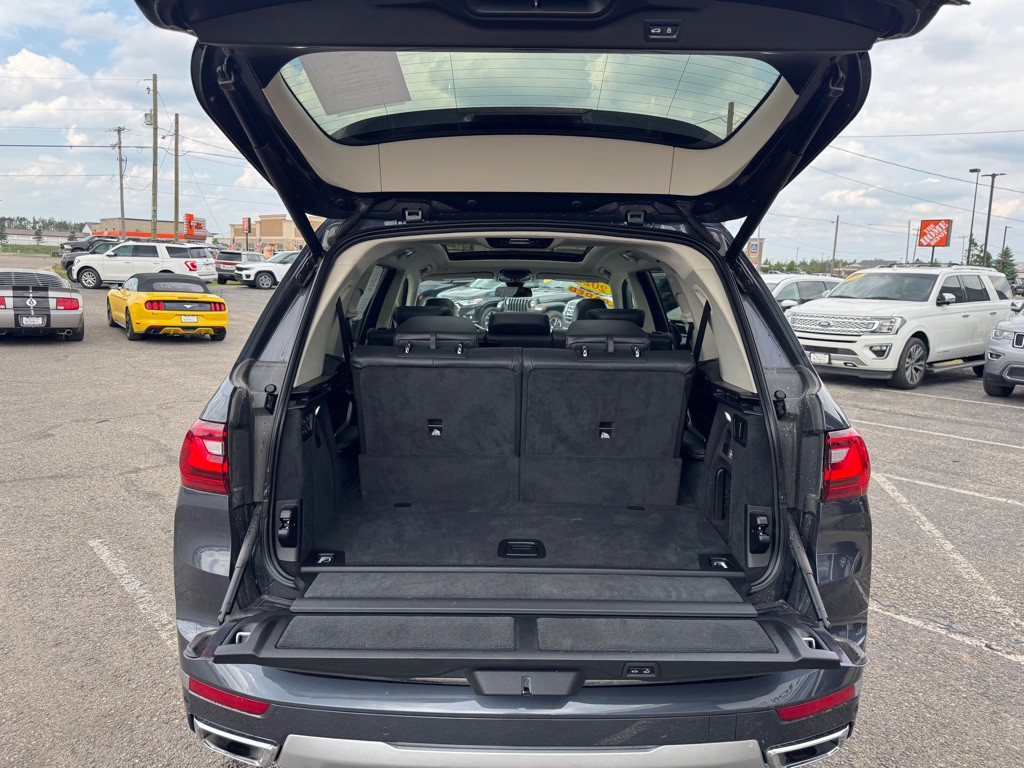 2020 BMW X7 Image 46