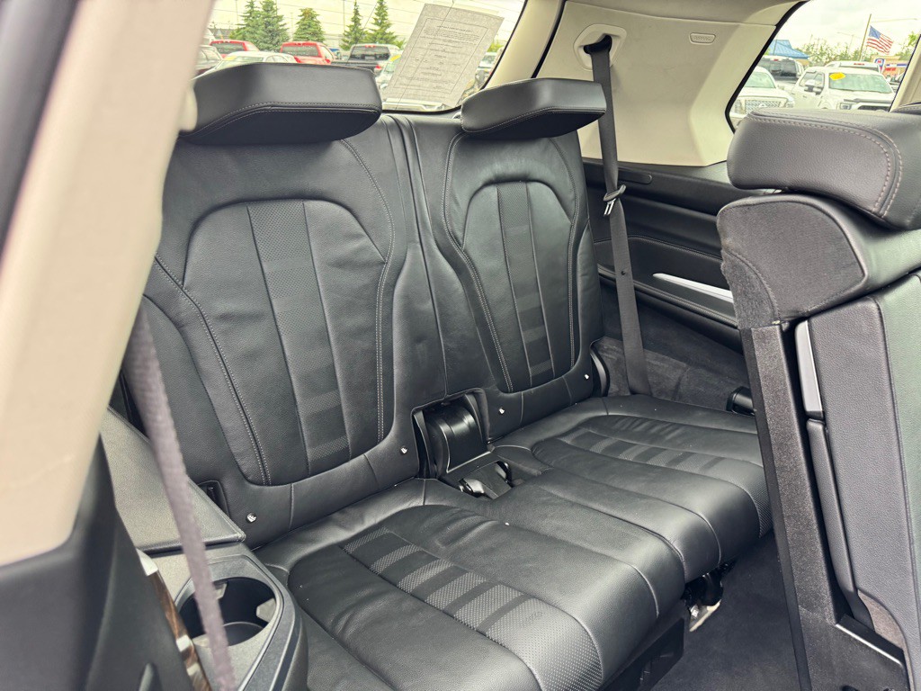 2020 BMW X7 Image 57