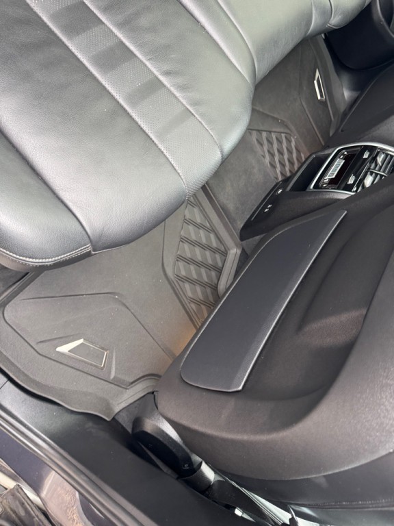 2020 BMW X7 Image 59