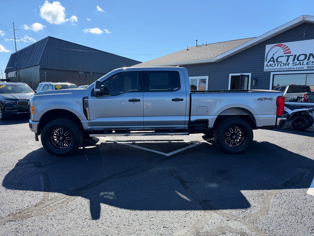 2023 Ford F-250 Image 2