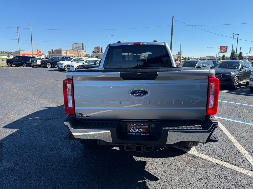 2023 Ford F-250 Image 4