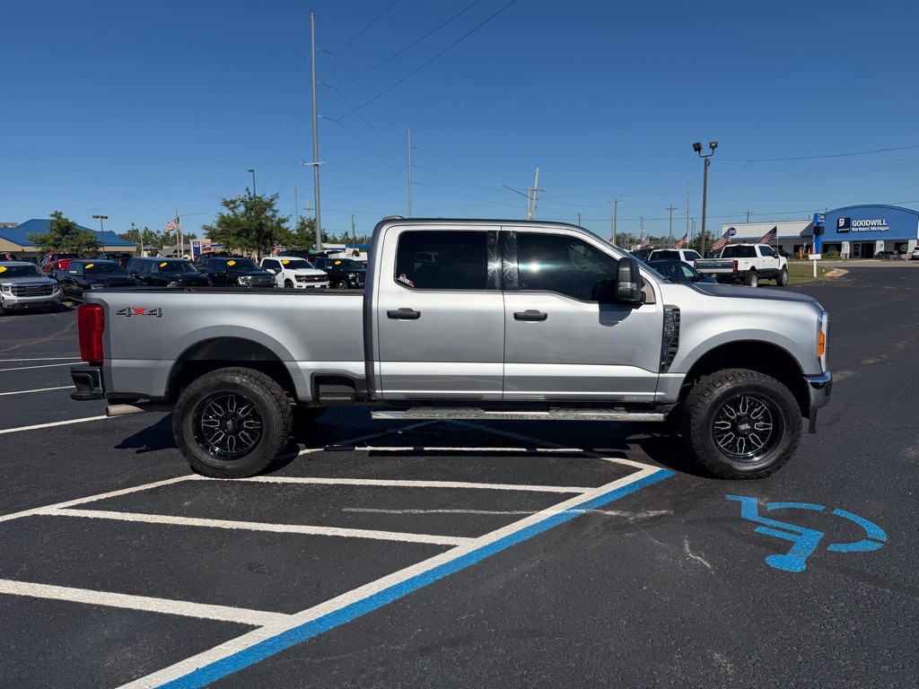 2023 Ford F-250 Image 6