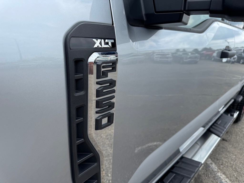 2023 Ford F-250 Image 9