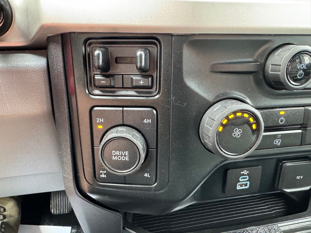 2023 Ford F-250 Image 29
