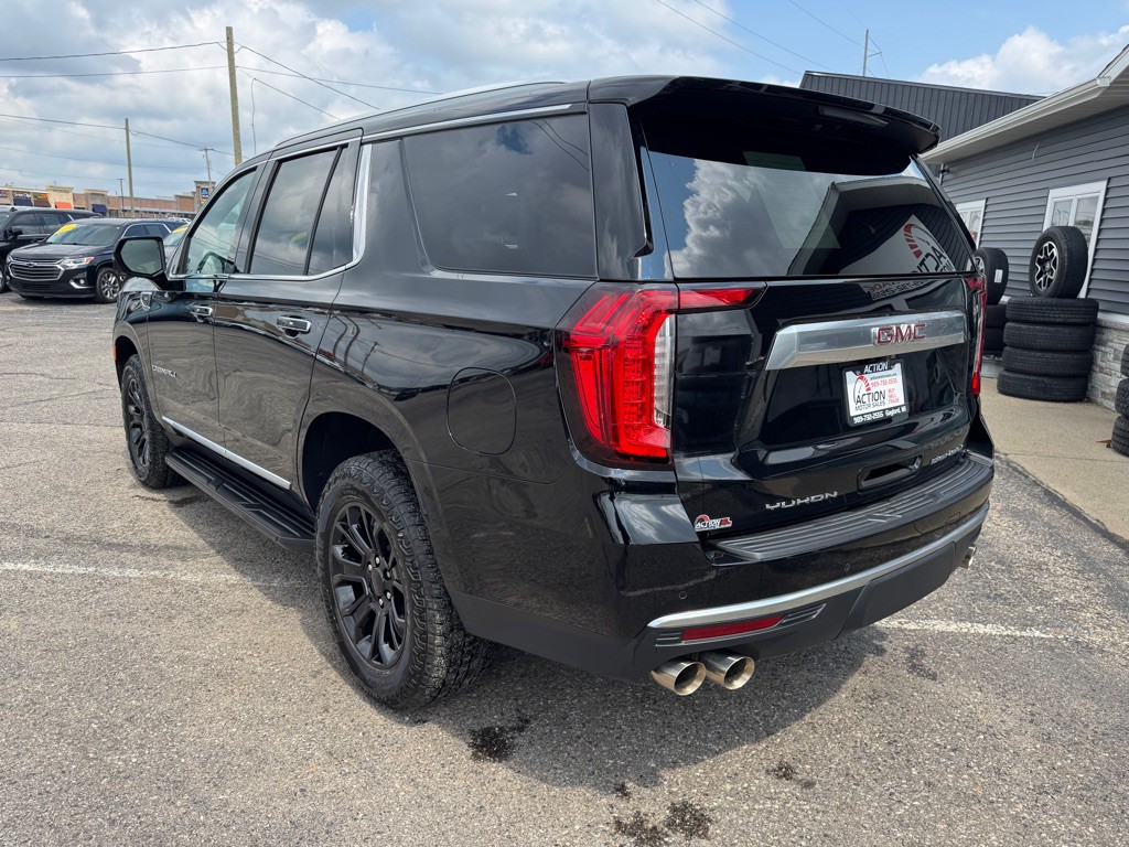 2024 GMC Yukon Image 3