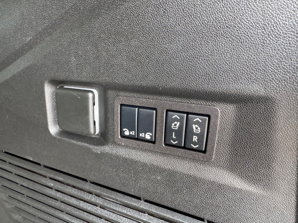 2024 GMC Yukon Image 49