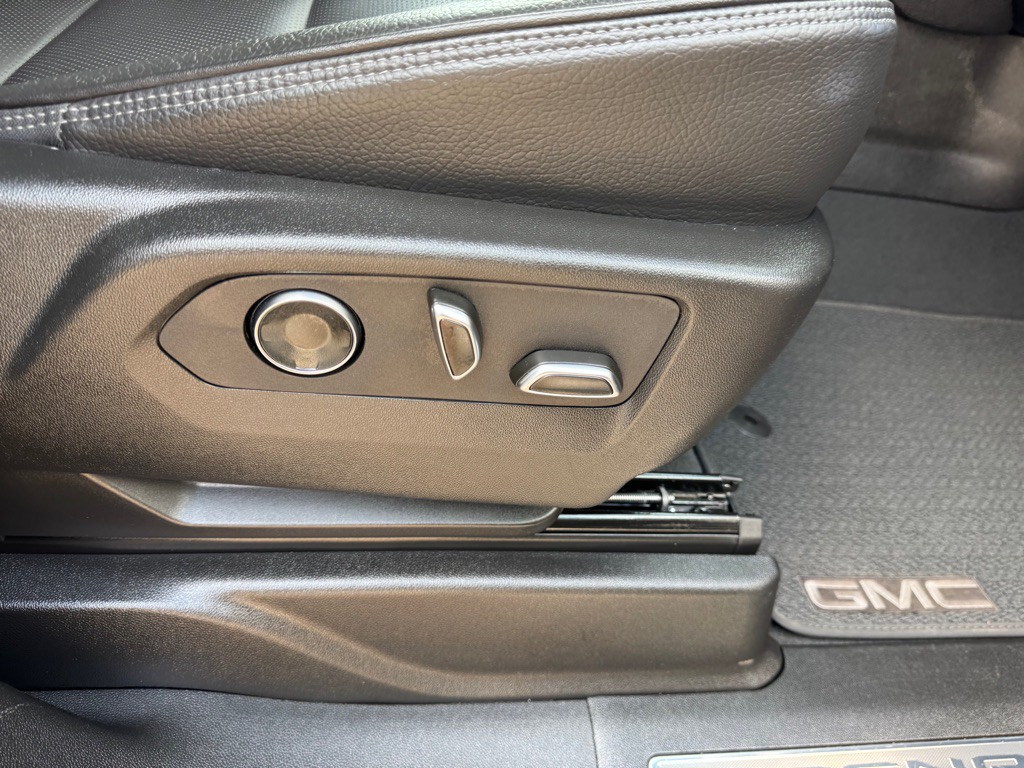 2024 GMC Yukon Image 60