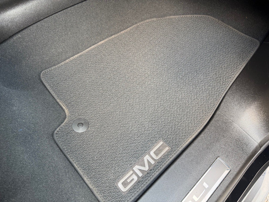 2024 GMC Yukon Image 64