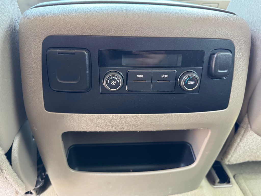 2015 Chevrolet Tahoe Image 40