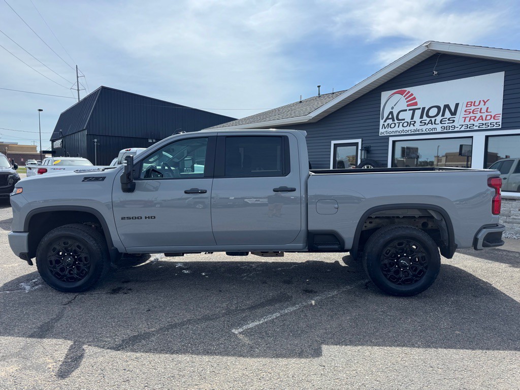 2024 Chevrolet Silverado 1500 Image 2