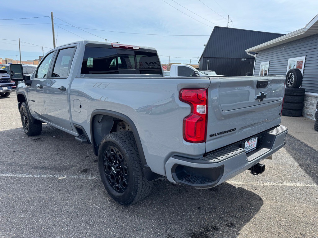 2024 Chevrolet Silverado 1500 Image 3