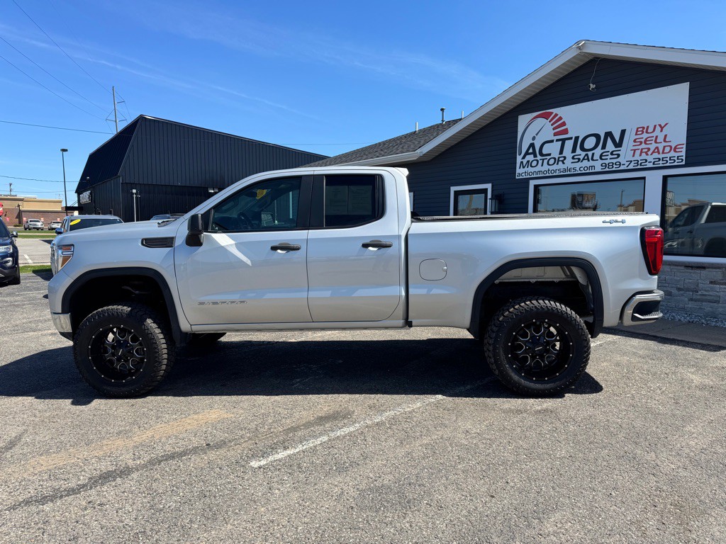 2020 GMC Sierra Image 2