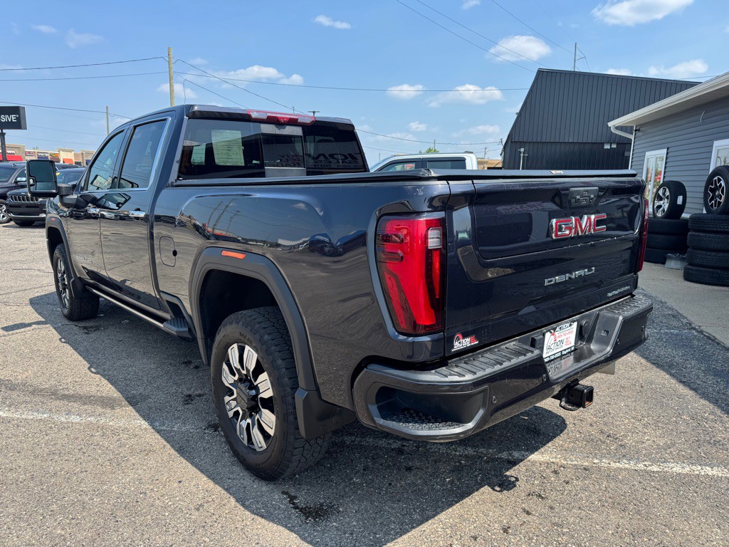2024 GMC Sierra Image 3