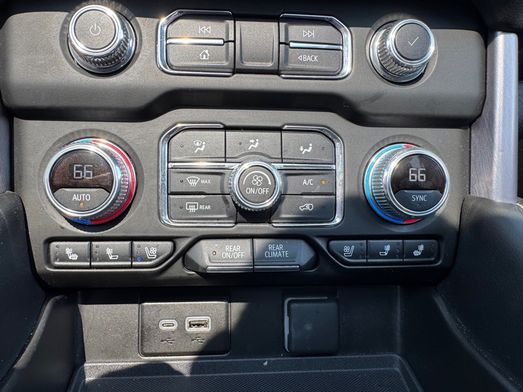 2024 GMC Yukon Image 24