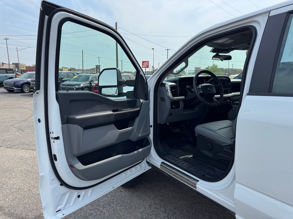 2023 Ford F-350 Image 11