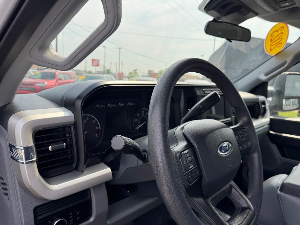 2023 Ford F-350 Image 15