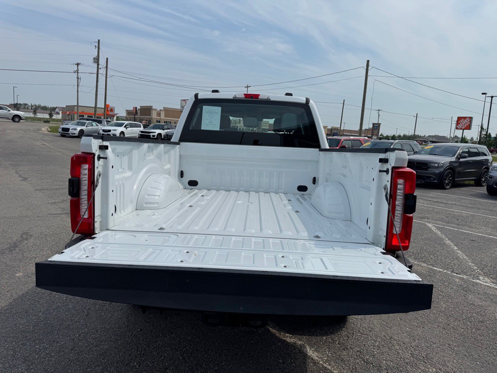 2023 Ford F-350 Image 47