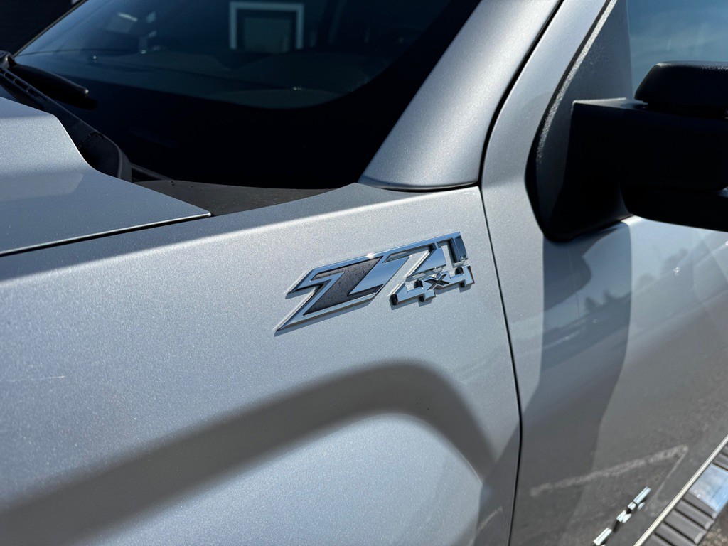2017 GMC Sierra Image 11