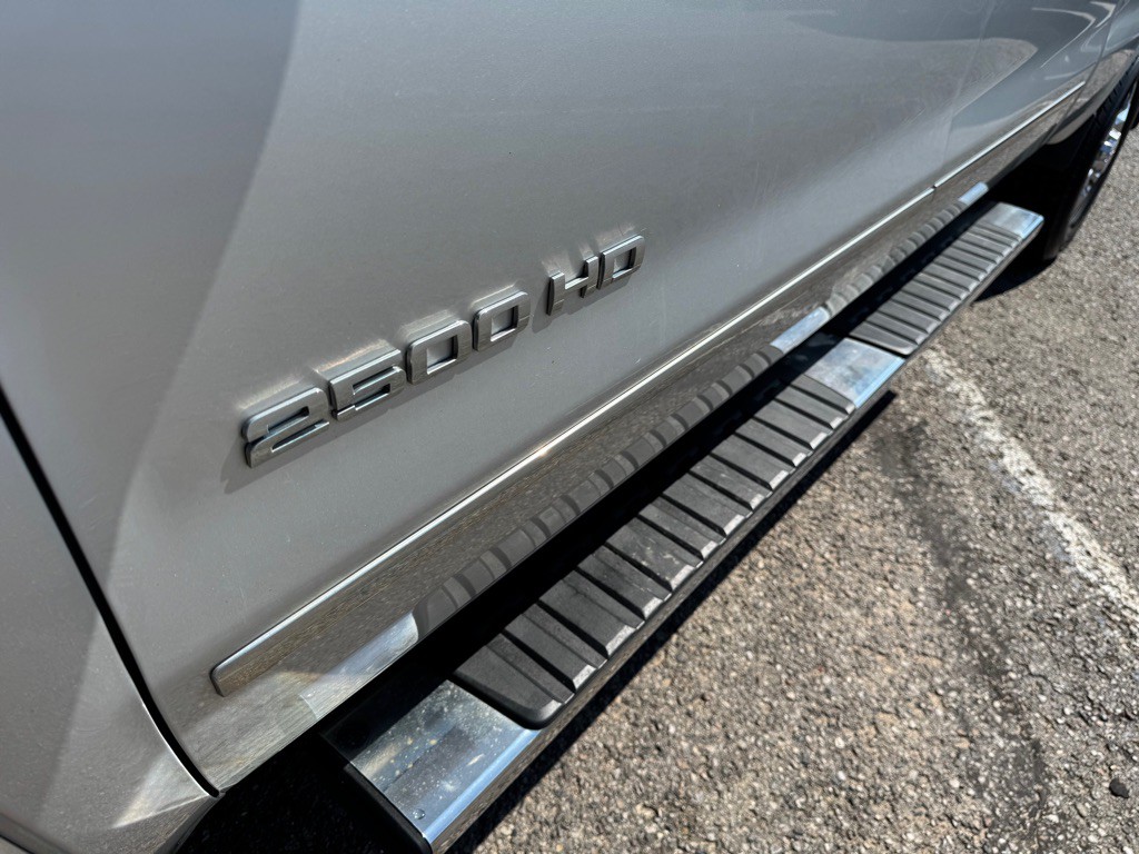 2017 GMC Sierra Image 12