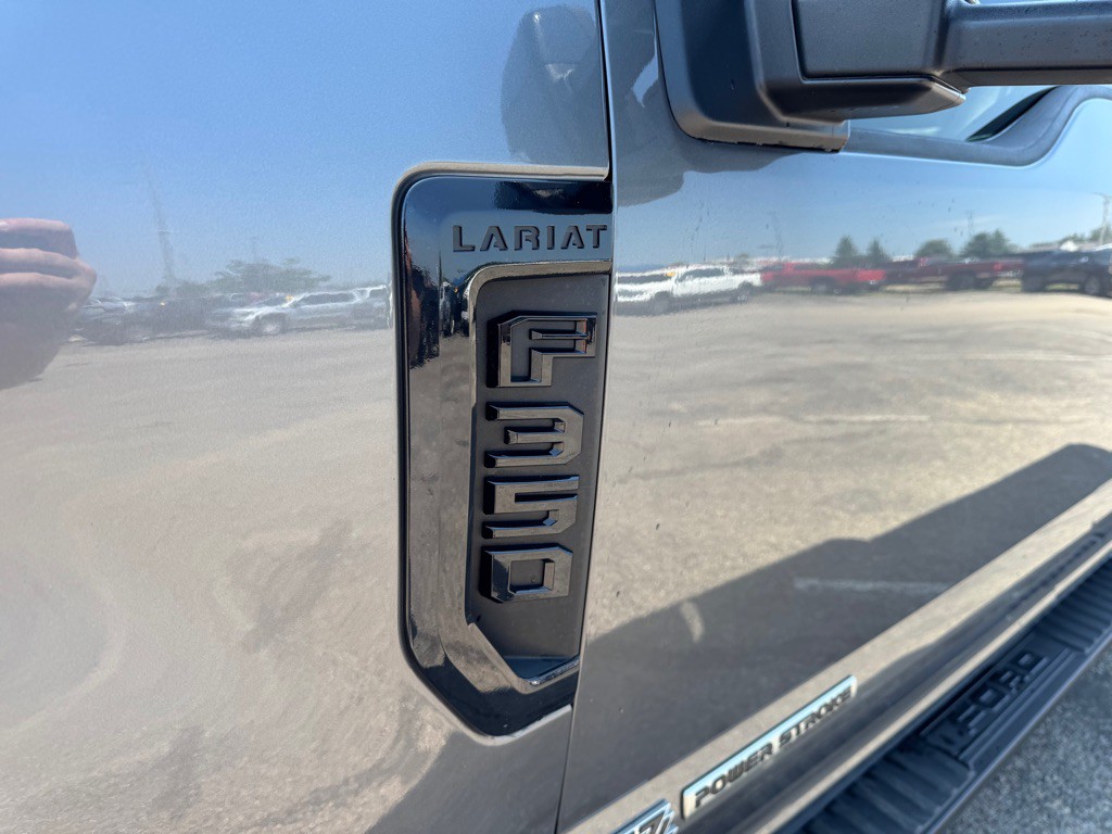 2022 Ford F-350 Image 10
