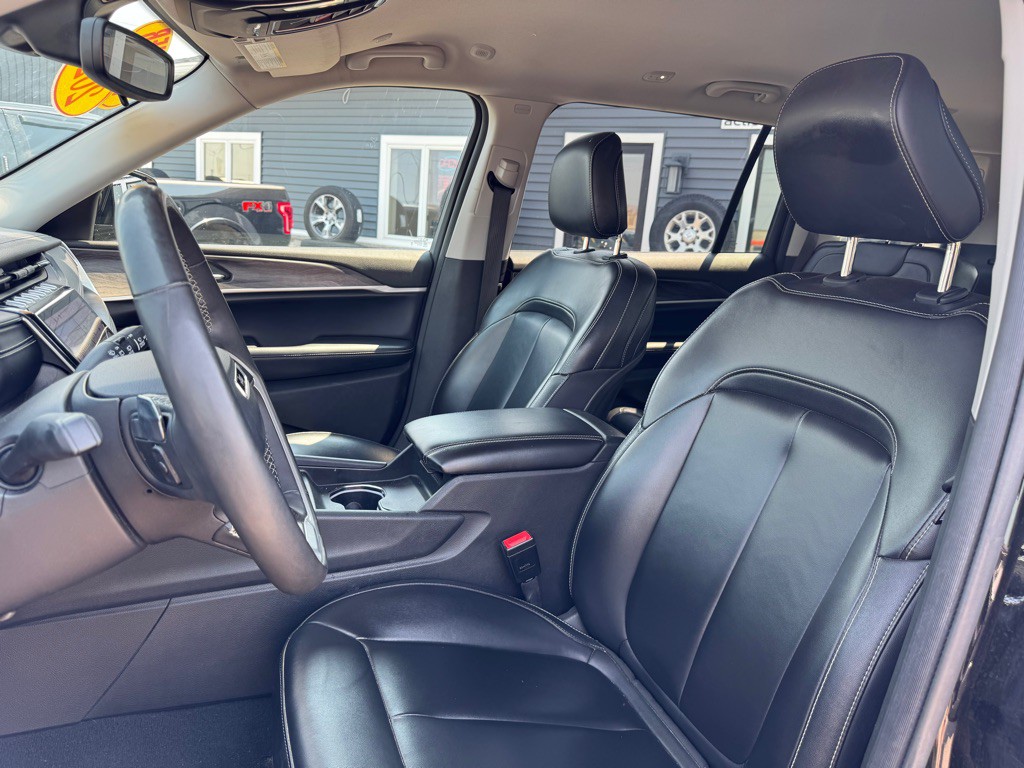 2023 Jeep Grand Cherokee Image 10
