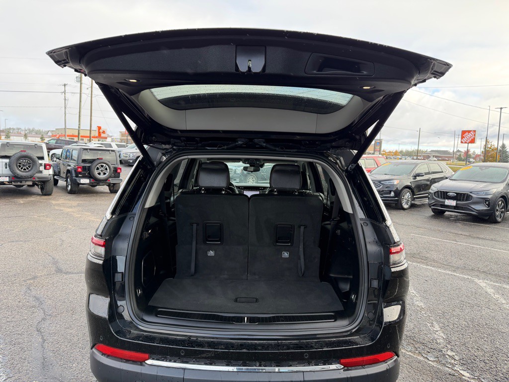 2023 Jeep Grand Cherokee Image 24