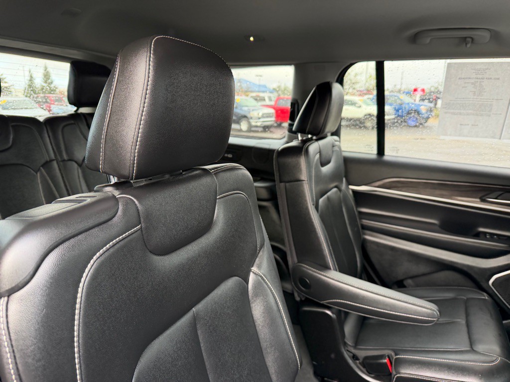 2023 Jeep Grand Cherokee Image 32