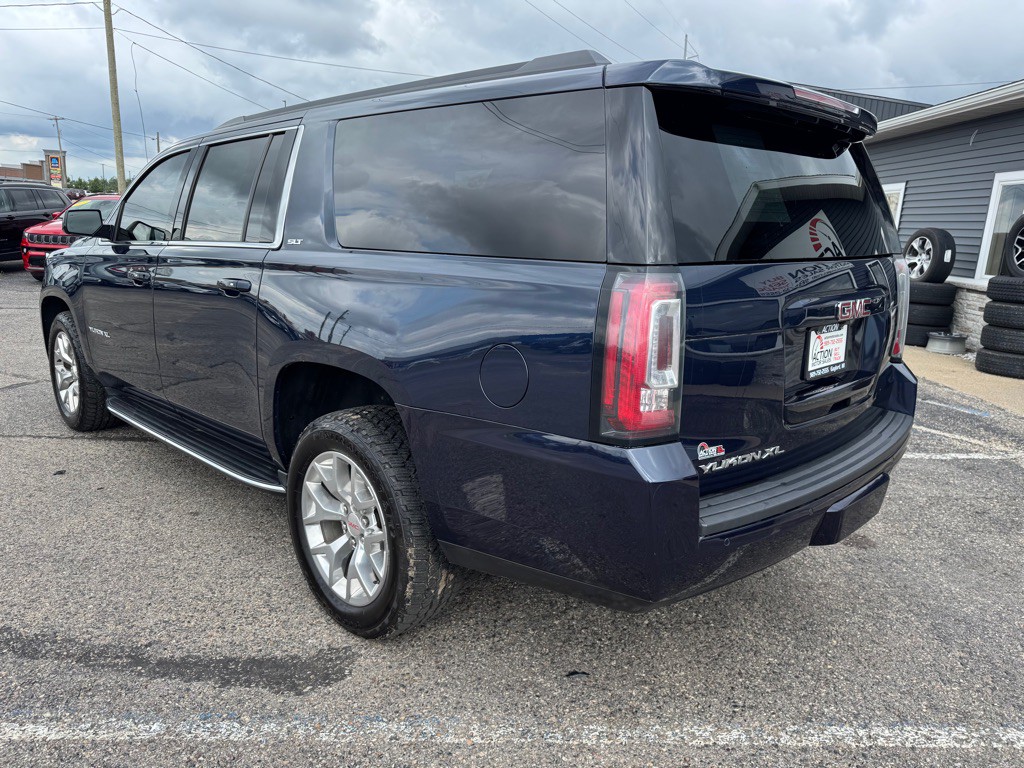 2020 GMC Yukon Image 3
