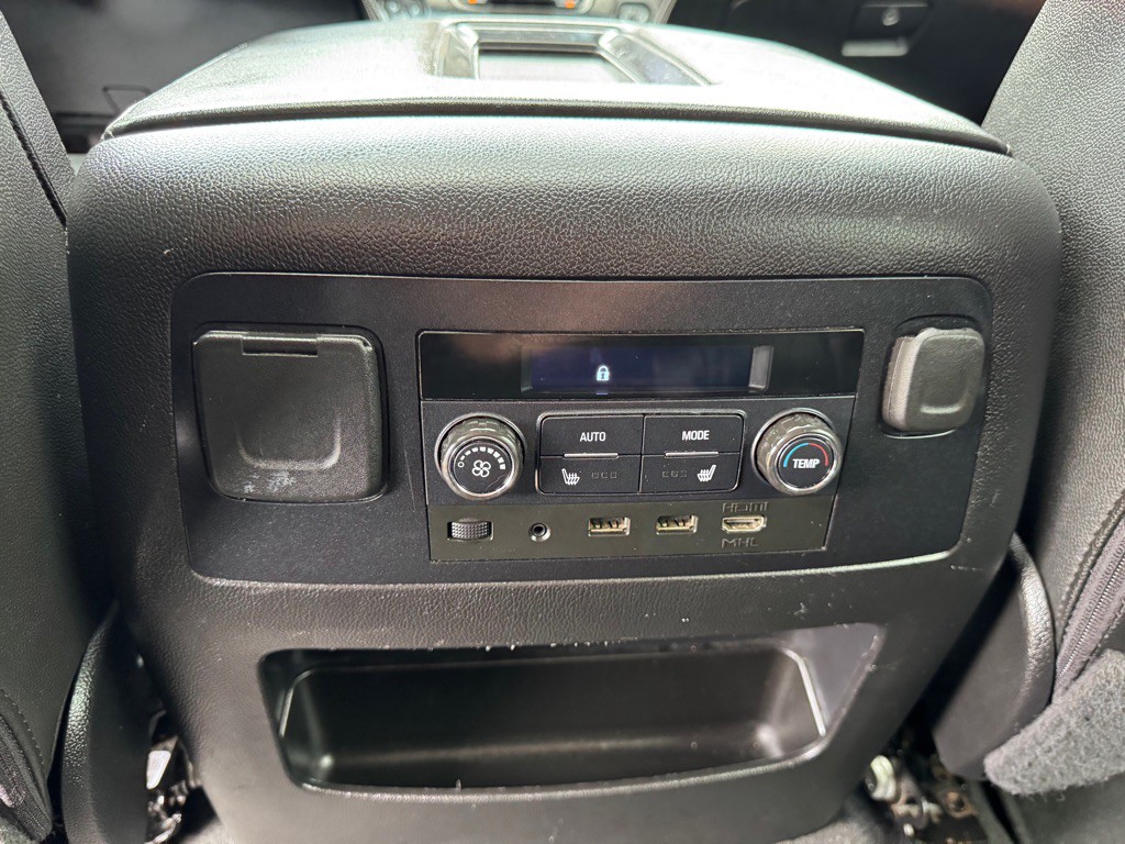 2020 GMC Yukon Image 39