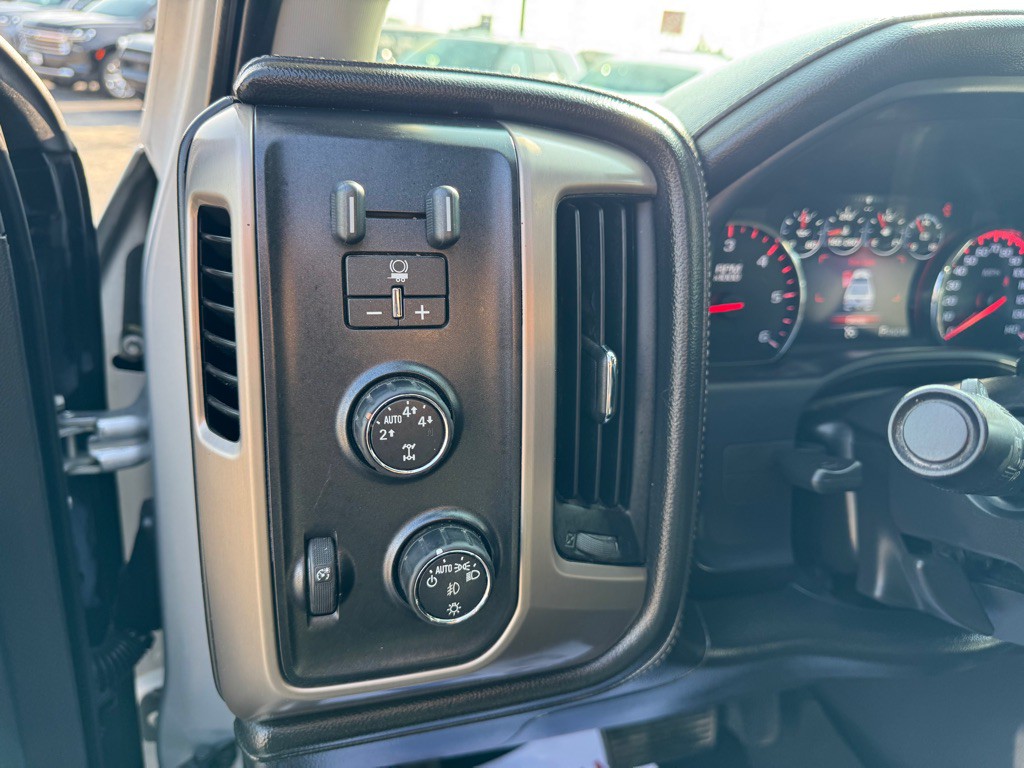 2014 GMC Sierra Image 17