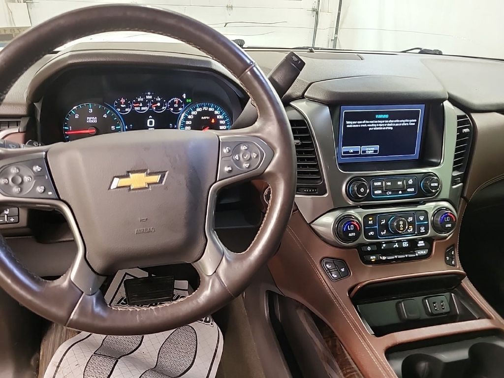 2016 Chevrolet Suburban Image 5