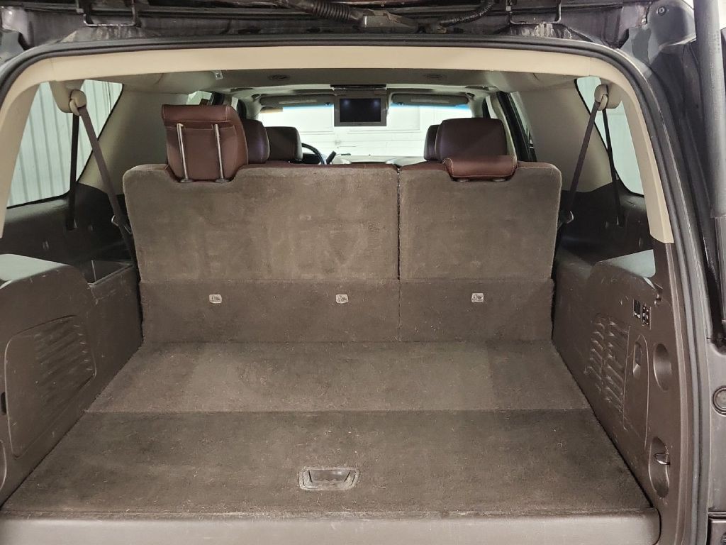 2016 Chevrolet Suburban Image 8