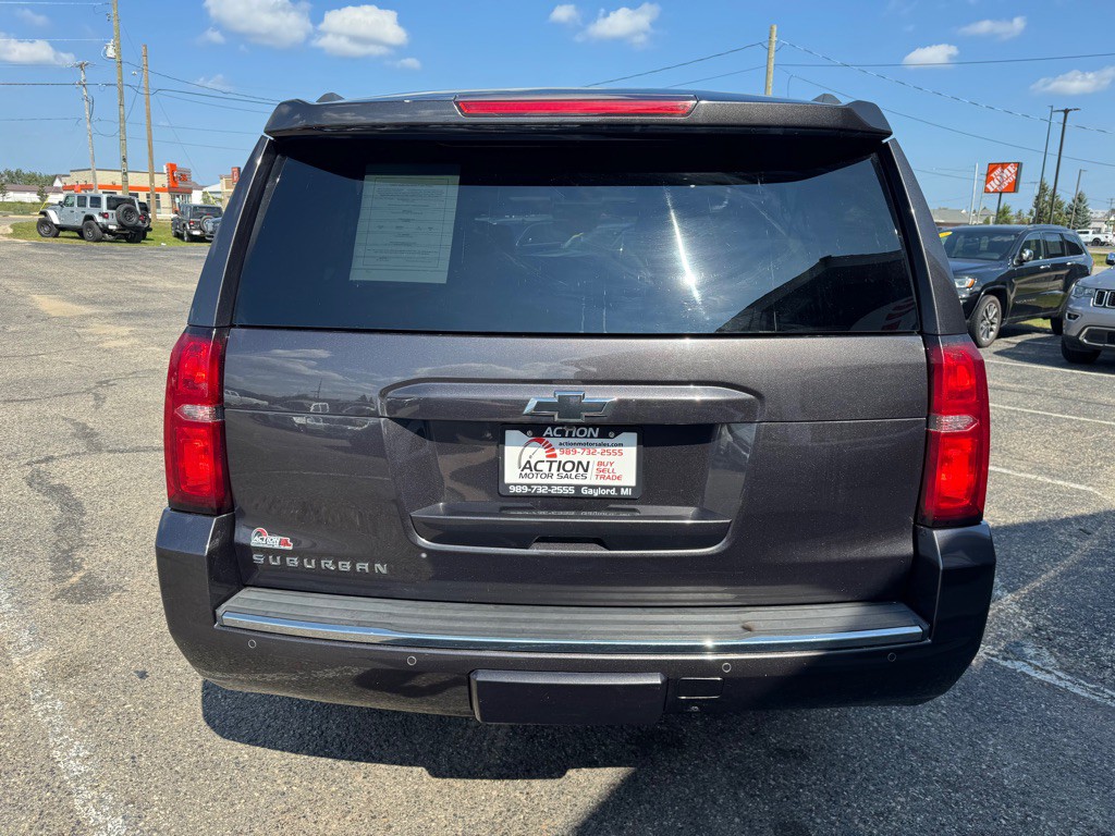 2016 Chevrolet Suburban Image 4