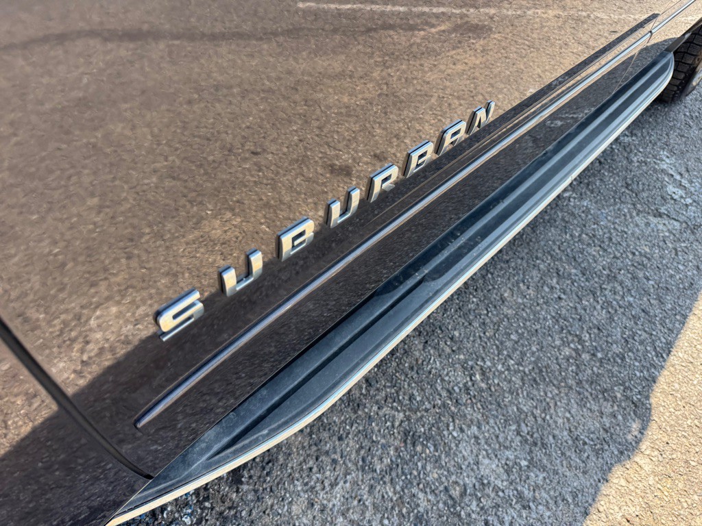 2016 Chevrolet Suburban Image 10