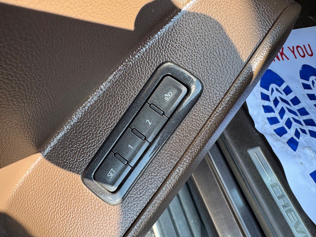2016 Chevrolet Suburban Image 13