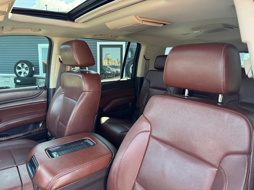 2016 Chevrolet Suburban Image 16