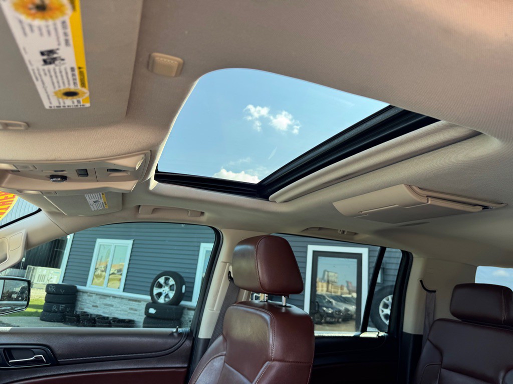 2016 Chevrolet Suburban Image 17