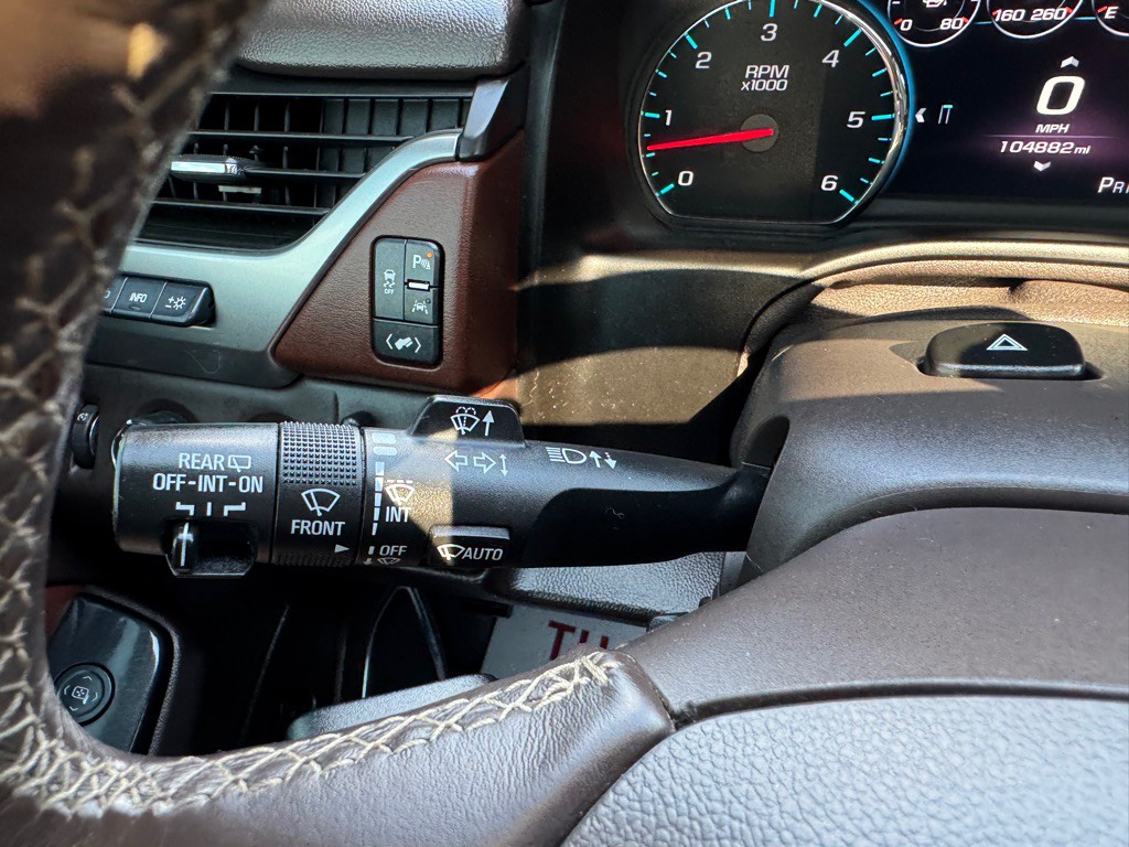 2016 Chevrolet Suburban Image 24