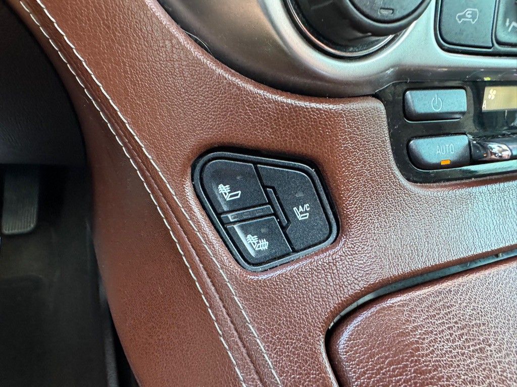 2016 Chevrolet Suburban Image 30
