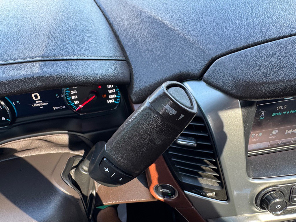 2016 Chevrolet Suburban Image 38