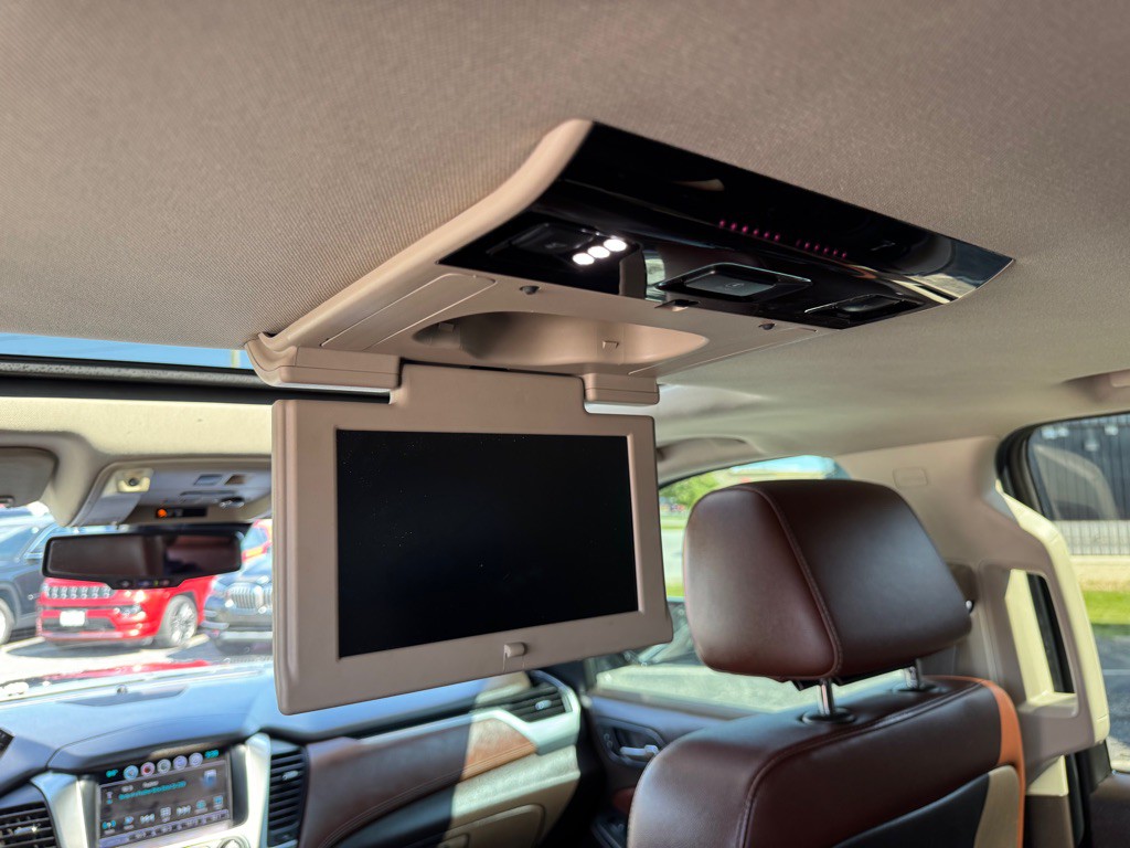 2016 Chevrolet Suburban Image 43